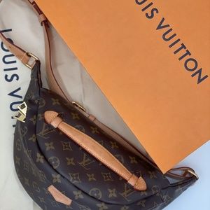 **Authentic** Louis Vuitton Bumbag MM Excellent Used Condition RARE RARE !